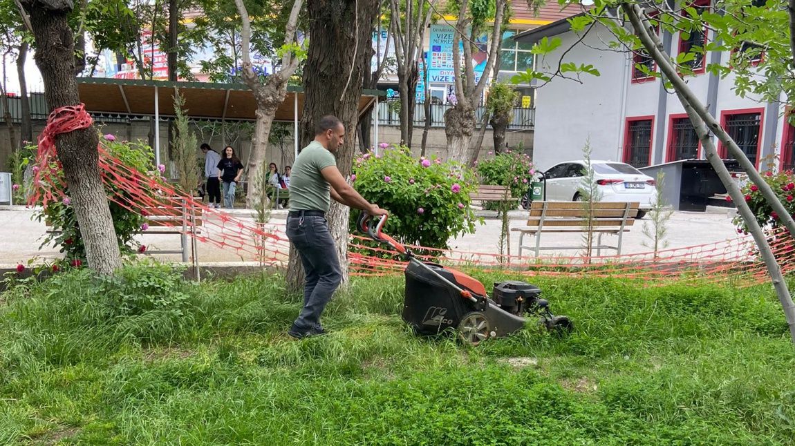 Okulumuz bahçe peyzaj çalışmaları devam etmektedir. Destek veren Büyük şehir belediyesi daire başkanı Sayın Ayşe YILDIRIM a teşekkür ederim.
